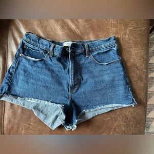 Abercrombie curve love mom shorts